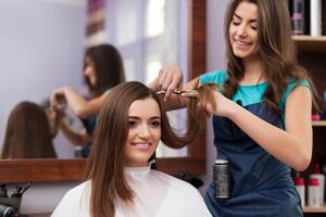 Haare schneiden - Friseur